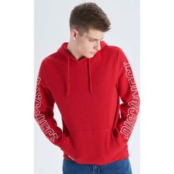 Bluza z kapturem - Czerwony. Czerwone bluzy damskie Cropp, s, bez wzorów, z kapturem, bez rękawów, z kapturem. Za 99,99 zł.