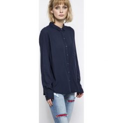 Wrangler - Koszula. Niebieskie koszule body damskie marki Wrangler, s, z wiskozy, klasyczne, z klasycznym kołnierzykiem. W wyprzedaży za 119,90 zł.