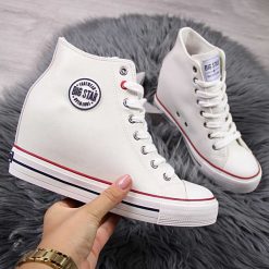 Trampki damskie na koturnie białe Big Star EE274616 - biały. Białe trampki i tenisówki damskie BIG STAR, bez wzorów, bez zapięcia. Za 101,99 zł.