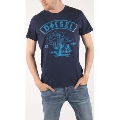 Diesel Diego Koszulka Niebieski. Niebieskie podkoszulki męskie Diesel, s, z nadrukiem, z bawełny, bez kołnierzyka, z krótkim rękawem, krótkie. Za 82,95 zł.