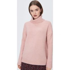 Sweter z golfem - Różowy. Różowe swetry damskie Sinsay, s. W wyprzedaży za 29,99 zł.