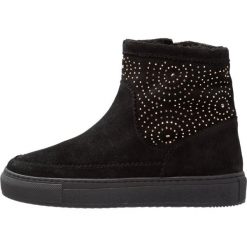 Minelli Botki noir. Czarne buty zimowe damskie Minelli, z materiału. W wyprzedaży za 314,50 zł.