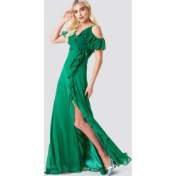Trendyol Sukienka maxi z falbaną - Green. Zielone długie sukienki Trendyol, z kopertowym dekoltem, kopertowe. Za 283,95 zł.