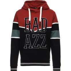 Tigha TAYO COLLEGE Bluza z kapturem black/burnt blood. Niebieskie bluzy męskie rozpinane marki Tigha, l, z bawełny, z kapturem. W wyprzedaży za 381,75 zł.