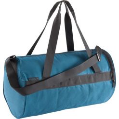 Torba fitness 20 l zielona. Niebieskie plecaki męskie DOMYOS, bez wzorów, z poliesteru, sportowe. Za 39,99 zł.