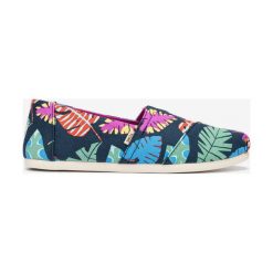 TOMS Slip On Buty Wielokolorowy. Trampki i tenisówki damskie Toms, bez wzorów, z materiału, bez zapięcia. Za 266,95 zł.