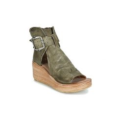 Sandały Airstep / A.S.98 NOA BUCKLE. Zielone sandały damskie marki Airstep / A.S.98, bez wzorów, bez obcasa, bez zapięcia. Za 1009,00 zł.