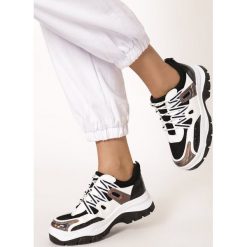 Czarno-Białe Sneakersy Foggyvine. Białe sneakersy damskie Born2be. Za 89,99 zł.