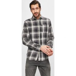 Jack & Jones - Koszula. Różowe koszule męskie Jack & Jones, s, bez wzorów, z bawełny, klasyczne, z klasycznym kołnierzykiem, z długim rękawem. W wyprzedaży za 69,90 zł.