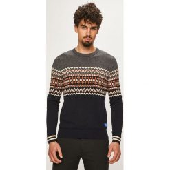 Jack & Jones - Sweter. Niebieskie swetry męskie Jack & Jones, xl, z aplikacjami, z bawełny, z okrągłym kołnierzem, bez kaptura. W wyprzedaży za 69,90 zł.