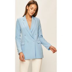 Guess Jeans - Żakiet. Białe kamizelki damskie Guess Jeans, s, z aplikacjami, z poliesteru, klasyczne, bez kaptura. Za 699,90 zł.