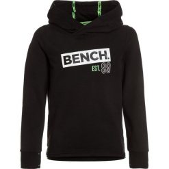 Bench HOODIE Bluza z kapturem black. Czarne bluzy męskie Bench, z bawełny, z kapturem. W wyprzedaży za 188,10 zł.