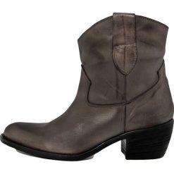 Skórzane botki w kolorze brązowym. Pomarańczowe botki damskie Bluetag, Gusto, bez obcasa, bez zapięcia. W wyprzedaży za 329,95 zł.