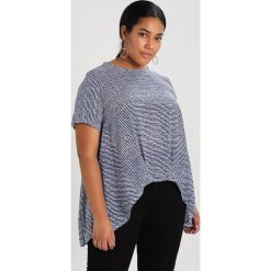 Bluzki damskie: Gabrielle by Molly Bracken DIP HEM STRIPE Bluzka navy blue