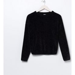 Dzianinowy sweter typu crop -. Swetry damskie Sinsay, s, bez wzorów, z dzianiny, bez rękawów, bez kaptura. Za 49,99 zł.