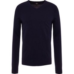 BOSS CASUAL KWESVIROW Sweter dark blue. Niebieskie bez kategorii BOSS Casual, xxl, z bawełny, casualowe. Za 499,00 zł.