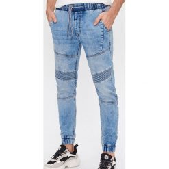 Jeansowe joggery z przeszyciami - Niebieski. Niebieskie spodnie męskie House, m, z jeansu. Za 139,99 zł.