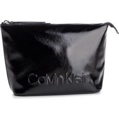 Kosmetyczka CALVIN KLEIN - Edged Cosmetic Bag K60K605175 001. Czarne kosmetyczki męskie Calvin Klein, bez wzorów, ze skóry ekologicznej. Za 179,00 zł.