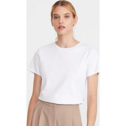 T-shirt z bawełny organicznej - Biały. Białe t-shirty damskie Reserved, s, bez wzorów, z bawełny, bez kołnierzyka. Za 29,99 zł.