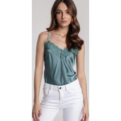 Miętowy Top Susie. Zielone bluzki damskie Renee, s, w koronkowe wzory, z koronki, bez kołnierzyka, bez rękawów. Za 49,99 zł.