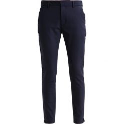 Mos Mosh ABBEY NIGHT Spodnie materiałowe navy. Niebieskie spodnie damskie marki Mos Mosh, bez wzorów, z elastanu. Za 479,00 zł.