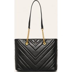 Dkny - Torebka skórzana. Czarne listonoszki damskie DKNY, bez wzorów, ze skóry, na ramię, duże, pikowane, bez dodatków. W wyprzedaży za 769,90 zł.