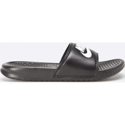 Nike Sportswear - Klapki Benassi Jdi. Czarne kapcie męskie marki Nike Sportswear, z gumy. Za 89,90 zł.