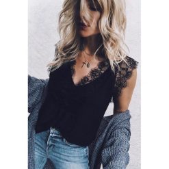 Top ALESANDRA BLACK. Czarne bluzki damskie Top ALESANDRA BLACK, s, bez wzorów, bez kołnierzyka, bez rękawów. W wyprzedaży za 39,00 zł.