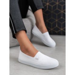 TEKSTYLNE SLIPONY. Niebieskie trampki i tenisówki damskie SHELOVET, bez wzorów, bez zapięcia. Za 45,90 zł.