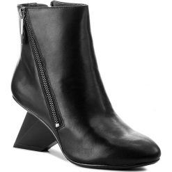 Botki UNITED NUDE - Rockit Bootie 102510116 Black. Czarne botki damskie na obcasie marki United Nude, ze skóry. W wyprzedaży za 819,00 zł.