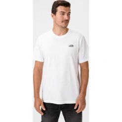 Adidas Originals Embroidered Koszulka Biały. Białe podkoszulki męskie adidas Originals, l, z haftami, z bawełny, bez kołnierzyka, z krótkim rękawem, krótkie. Za 119,95 zł.