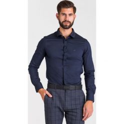 KOSZULA Emporio Armani. Niebieskie koszule męskie m, z haftami, z materiału. Za 407,40 zł.