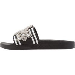 Carvela KATH Klapki black/white. Czarne klapki damskie marki Carvela, ze skóry ekologicznej. W wyprzedaży za 411,75 zł.
