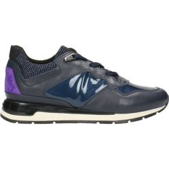 Półbuty GEOX D SHAHIRA. Niebieskie półbuty damskie skórzane marki Geox, sportowe, na niskim obcasie. Za 379,90 zł.