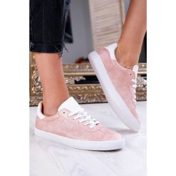 Trampki damskie NERILAS PINK. Różowe buty sportowe damskie IVET, bez wzorów, sportowe. W wyprzedaży za 79,00 zł.