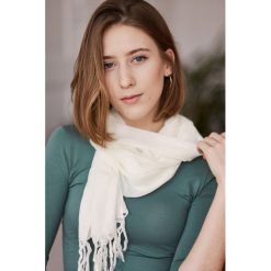 Szal wiskozowy Natur ONE SIZE biały. Białe szaliki damskie Marie Zélie, w paski, z bawełny. Za 127,00 zł.