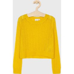 Name it - Sweter dziecięcy 116-152. Żółte swetry dziewczęce Name it, bez wzorów, z bawełny, z okrągłym kołnierzem, bez rękawów, bez kaptura. W wyprzedaży za 59,90 zł.