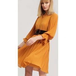 Żółta Sukienka Bottom Line. Żółte sukienki marki other, uniwersalny, midi. Za 119,99 zł.