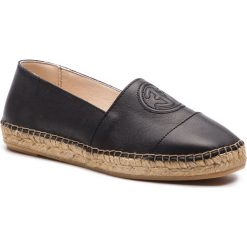 Espadryle EVA MINGE - EM-14-05-000131 101. Czarne espadryle damskie Eva Minge, bez wzorów, ze skóry ekologicznej, bez obcasa, na płaskiej podeszwie. W wyprzedaży za 279,00 zł.
