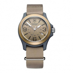 Zegarek "241516" w kolorze złotym. Żółte zegarki męskie marki Victorinox, ze stali. W wyprzedaży za 839,95 zł.