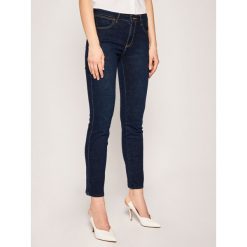 Jeansy Slim Fit Wrangler Body Bespoke W28LVH78Y. Niebieskie jeansy damskie Wrangler. W wyprzedaży za 219,00 zł.