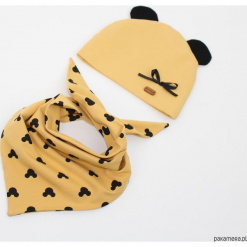 Komplet czapka i chusta mickey. Czerwone czapeczki niemowlęce Pakamera, z dzianiny. Za 69,00 zł.