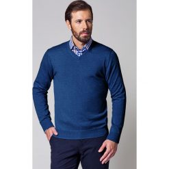 Sweter Robin Jeans. Niebieskie swetry męskie LANCERTO, na wiosnę, s, bez wzorów, z bawełny, klasyczne, z dekoltem w serek, bez kaptura. W wyprzedaży za 119,90 zł.