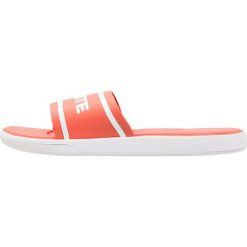 Sandały damskie: Lacoste SLIDE CAW Sandały kąpielowe pink/white