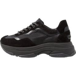 Trampki damskie slip on: Bronx Tenisówki i Trampki black