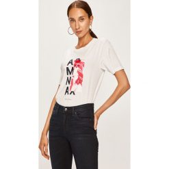Armani Exchange - T-shirt. Białe bluzki damskie Armani Exchange, s, z nadrukiem, z bawełny, casualowe, z okrągłym kołnierzem. Za 219,90 zł.