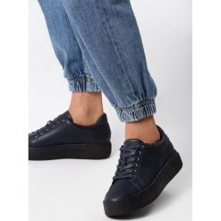 Granatowe Creepersy Laila. Buty sportowe damskie Born2be, bez wzorów, sportowe. Za 59,99 zł.