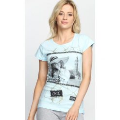 Jasnoniebieski T-shirt Miss You Love You. Niebieskie bluzki damskie Born2be, l. Za 14,99 zł.