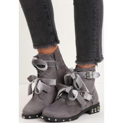 Szare Botki Glam Madame. Szare botki damskie marki Born2be, z weluru, bez obcasa, na obcasie, z paskami. Za 99,99 zł.
