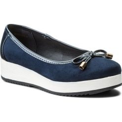 Półbuty CLARA BARSON - W16SS068-4 Granatowy. Niebieskie półbuty damskie Clara Barson, na co dzień, z aplikacjami, ze skóry ekologicznej, bez obcasa, na koturnie, bez zapięcia. W wyprzedaży za 39,99 zł.
